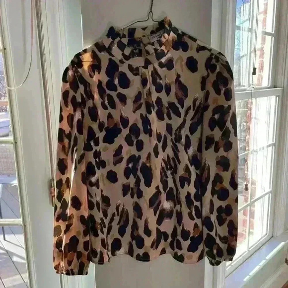 Boutique Style Animal Print Blouse Size Small - Picture 7 of 10